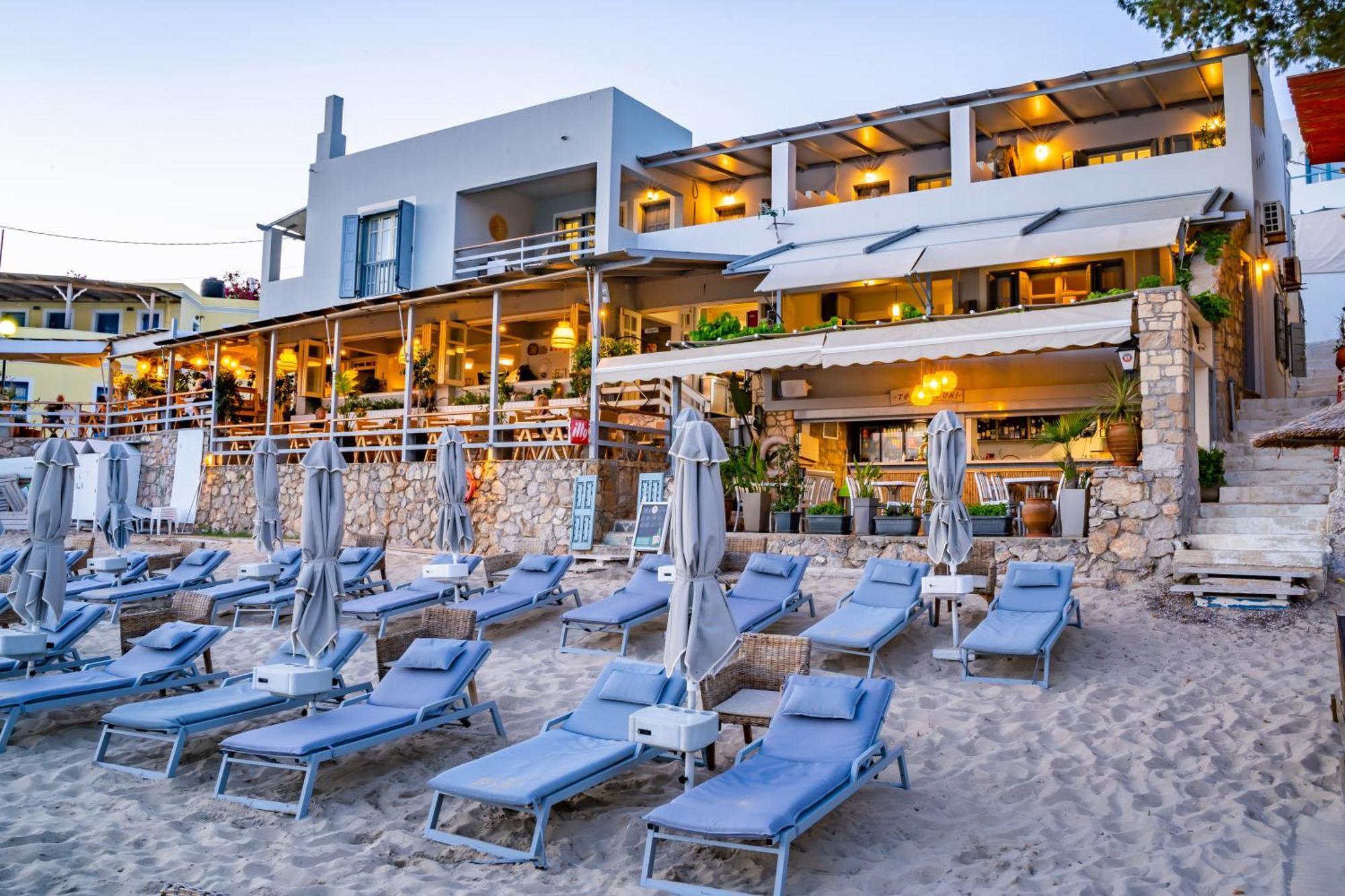 Le Grand Bleu Studios & Apartments Lefkos  Eksteriør bilde
