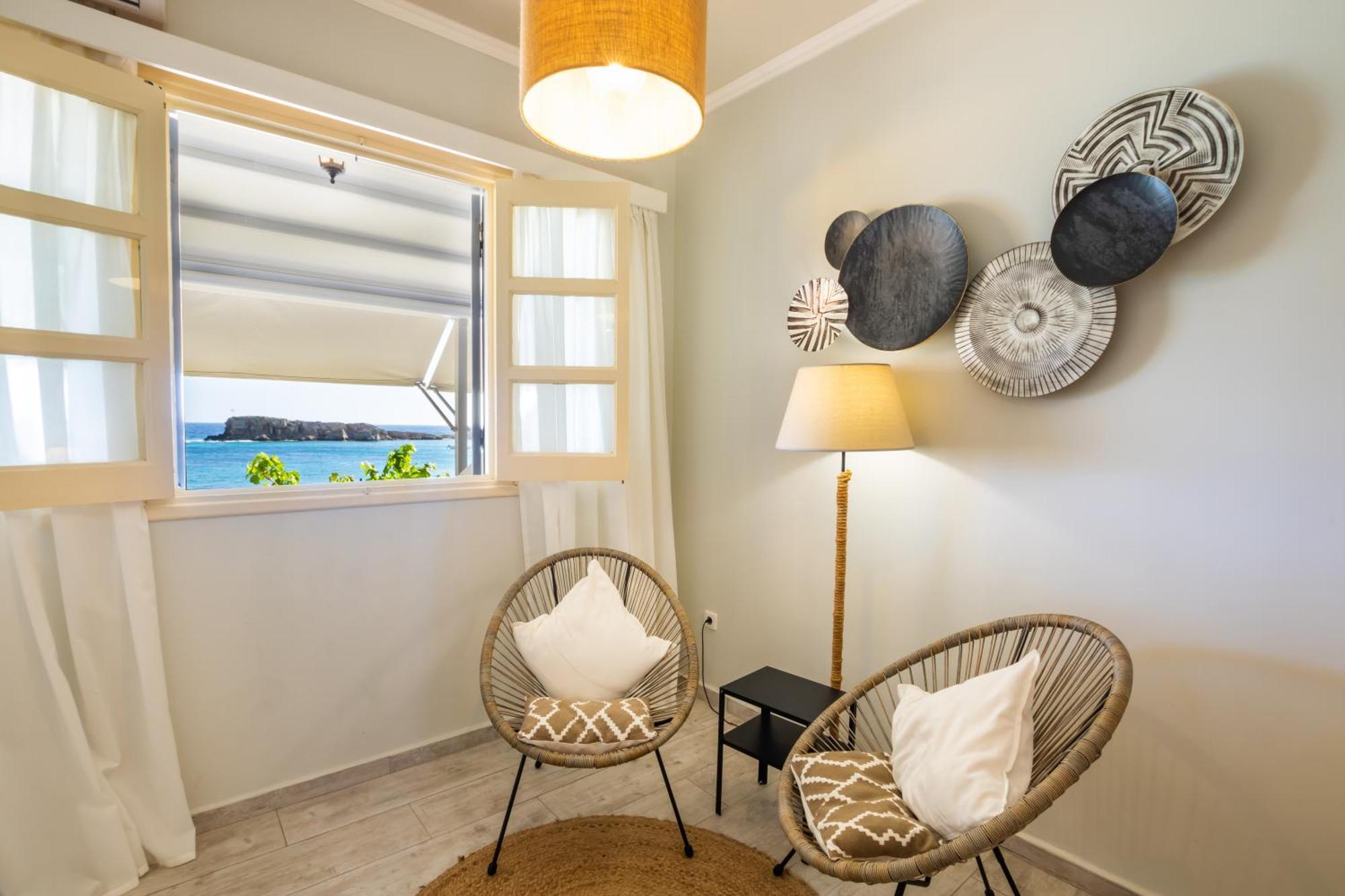 Le Grand Bleu Studios & Apartments Lefkos  Eksteriør bilde