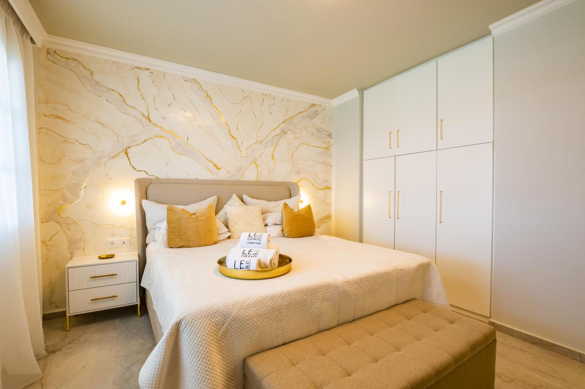 Le Grand Bleu Studios & Apartments Lefkos  Rom bilde